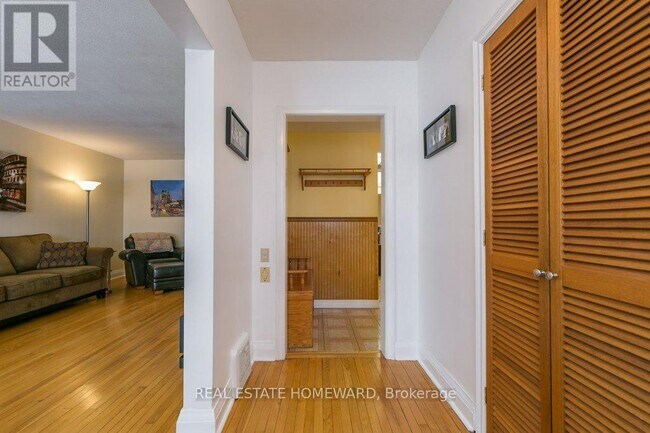 87 Ashbourne Dr in Toronto, ON - Building Photo - Building Photo