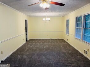 27 Elaine Dr in Newnan, GA - Building Photo - Building Photo