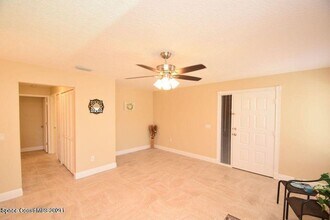 670 Cedar Side Cir NE in Palm Bay, FL - Building Photo - Building Photo