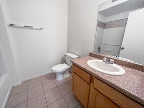 2319-2331 N Desert Willow Ln in Hobbs, NM - Building Photo - Building Photo