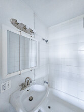 4730 N Winthrop Ave, Unit #406 in Chicago, IL - Building Photo - Building Photo