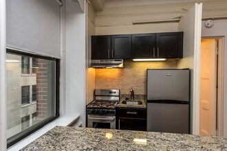 66 Boylston St, Unit 221 in Boston, MA - Building Photo - Building Photo