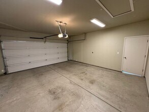 138 N Lindsay St in Visalia, CA - Building Photo - Building Photo