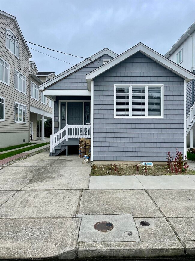property at 10 N Monroe Ave