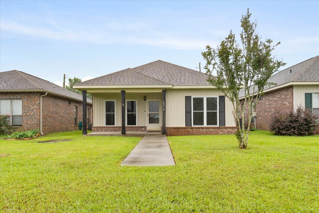 18046 Krchak Ln in Robertsdale, AL - Building Photo