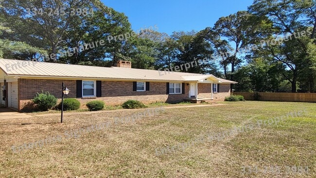 2500 Neal Metcalf Rd in Enterprise, AL - Building Photo - Building Photo