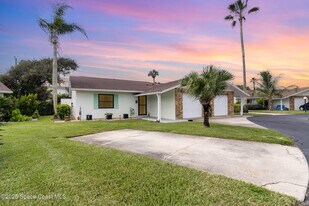 127 Harmony Pl in Melbourne Beach, FL - Building Photo