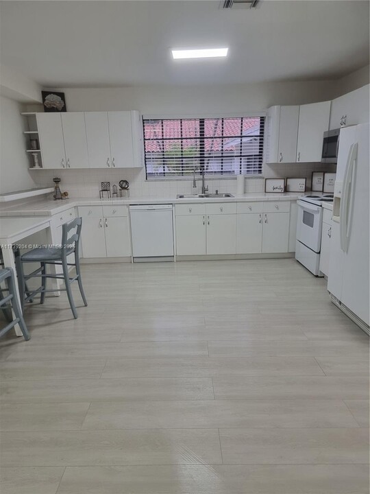 601 SW 39th Ave in Coral Gables, FL - Building Photo
