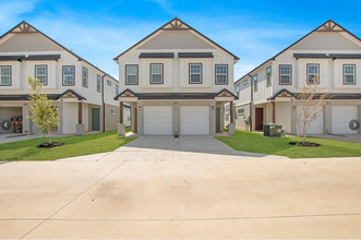 1319 W Main St, Unit 13 in Gun Barrel City, TX - Building Photo - Building Photo