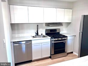 546 Wilson Bridge Dr in Oxon Hill, MD - Building Photo - Building Photo