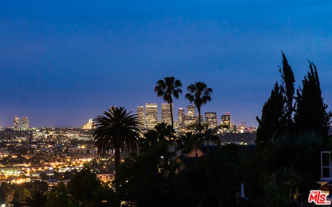 1352 Miller Dr in Los Angeles, CA - Building Photo - Building Photo