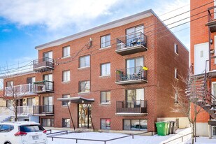 54 Du Moulin Av in Lachine, QC - Building Photo