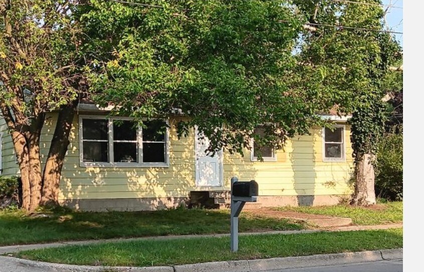 520 S Eastern Ave in Grand Haven, MI - Building Photo