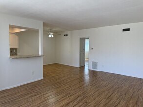 321 E Dryden St in Glendale, CA - Building Photo - Building Photo