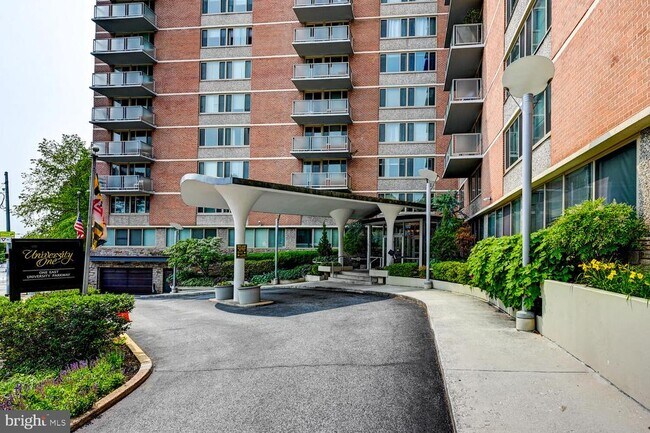 property at 1 E University Pkwy