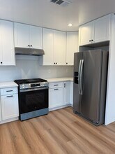 3031 Vineyard Ave in Los Angeles, CA - Foto de edificio - Building Photo