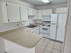 922 E Hillview Dr in Salt Lake City, UT - Building Photo - Building Photo