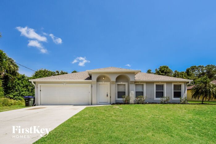 2314 Chipley Ave in North Port, FL - Building Photo