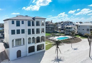 110 Guadeloupe Ln in Bonita Springs, FL - Building Photo