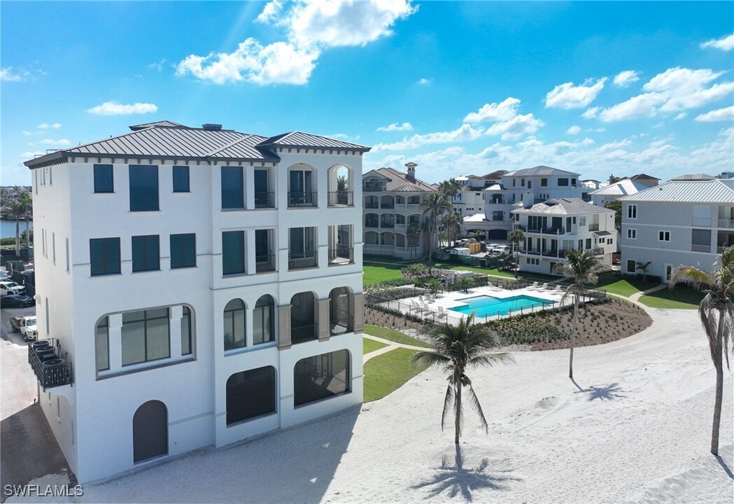 110 Guadeloupe Ln in Bonita Springs, FL - Building Photo