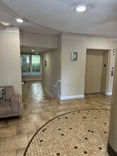 1000 E Woodlawn Rd in Charlotte, NC - Building Photo - Building Photo