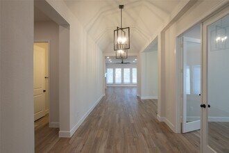 5445 E Forest Rd in Conroe, TX - Building Photo - Building Photo