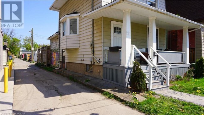 211 Dundurn St S in Hamilton, ON - Building Photo - Building Photo