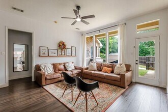 2209 Swallow Ln in Lewisville, TX - Building Photo - Building Photo