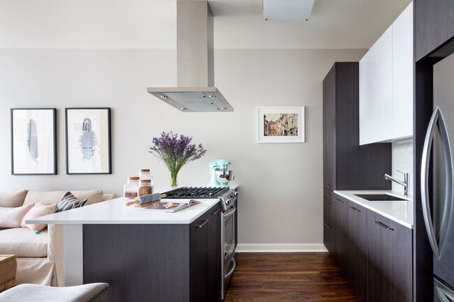 OneEleven in Chicago, IL - Building Photo - Building Photo