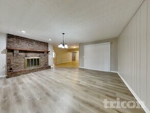 806 Bills Cir in Brandon, FL - Building Photo - Building Photo