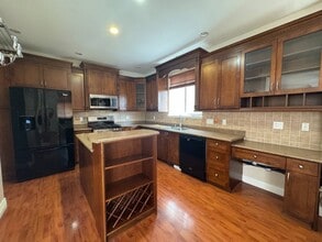 10321 244 St in Maple Ridge, BC - Building Photo - Building Photo