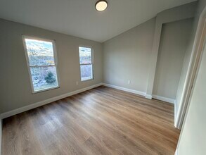 3 E Overlea Ave, Unit 3 in Baltimore, MD - Foto de edificio - Building Photo