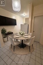 105 Kenwood Ave in Toronto, ON - Building Photo - Building Photo