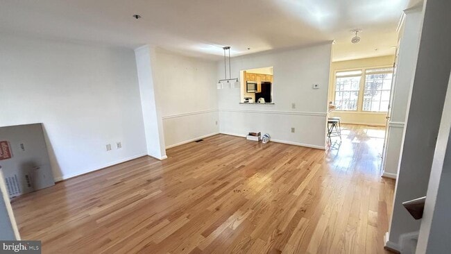 7645 Elioak Terrace in Gaithersburg, MD - Building Photo - Building Photo