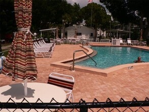 1818 Restful Dr in Bradenton, FL - Building Photo - Building Photo