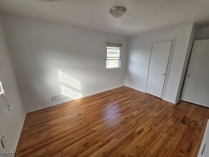 212 Mellon Pl in Elizabeth, NJ - Building Photo - Building Photo