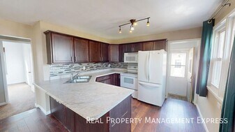 2 Bedroom 1 Bathroom Home in Sioux Falls, SD - Building Photo