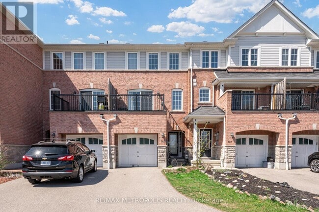 property at 385 ROSSLAND Rd