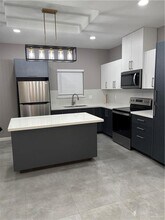 3305 Whetstone Ave in McAllen, TX - Building Photo - Building Photo