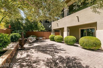 10629 Agate Knoll Ln in Las Vegas, NV - Building Photo - Building Photo