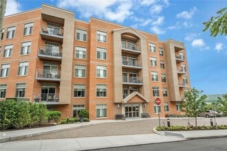 40 Jackson Ave in Eastchester, NY - Building Photo - Building Photo