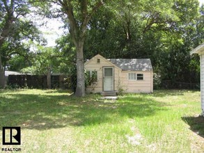 1527 Carmel Ave in Clearwater, FL - Building Photo - Building Photo