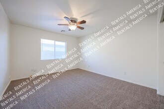 17747 W Ventura St in Surprise, AZ - Foto de edificio - Building Photo