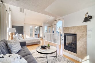 915 SE 29th Ave in Portland, OR - Foto de edificio - Building Photo