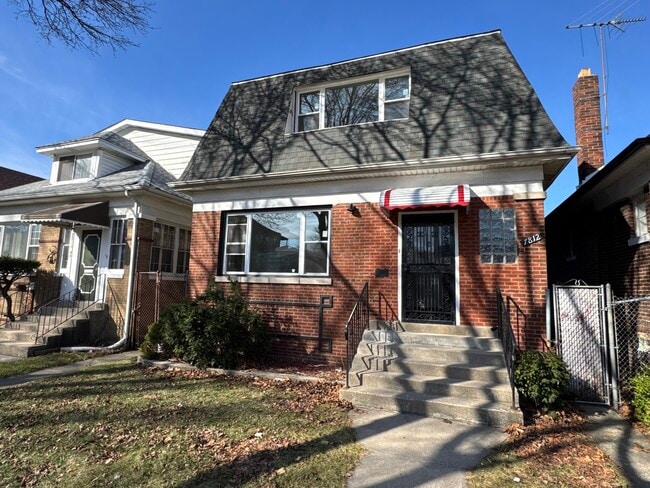 property at 7812 S Paxton Ave