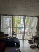 10825 SW 112th Ave in Miami, FL - Building Photo - Building Photo