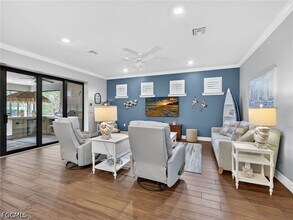 11901 Clifton Terrace in Ft. Myers, FL - Foto de edificio - Building Photo