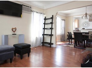 1203 Gordon St, Unit 1205 in Los Angeles, CA - Building Photo - Building Photo