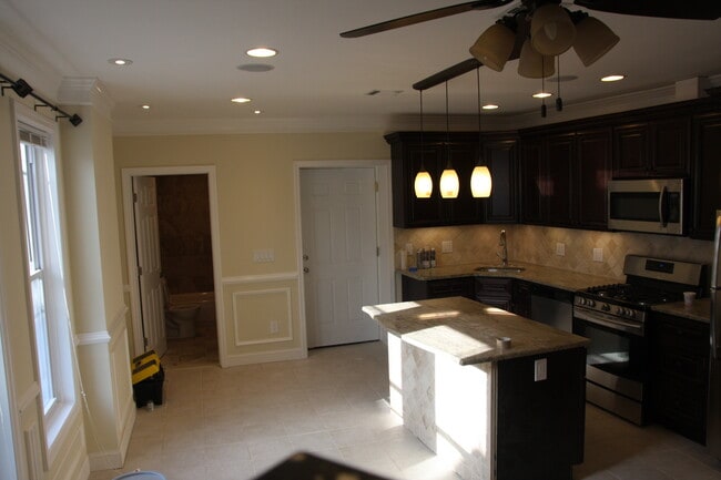 46 W Main St, Unit UNIT#4 in Rockaway, NJ - Foto de edificio - Building Photo