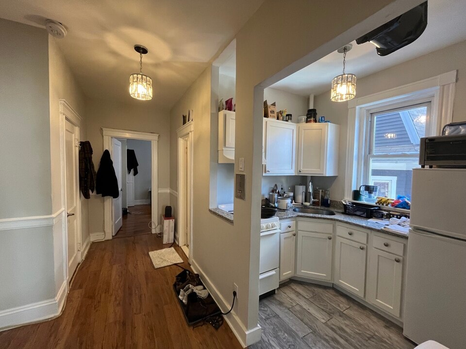 1185 Commonwealth Ave in Boston, MA - Building Photo
